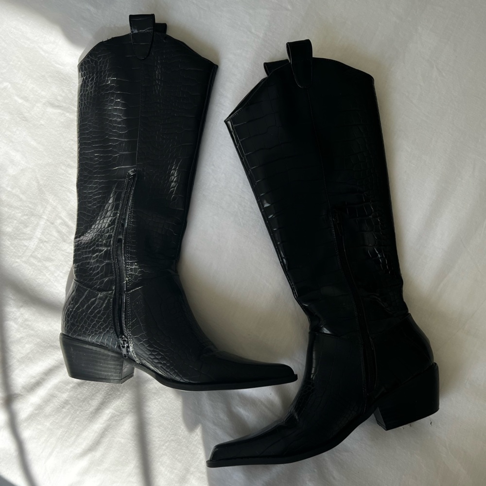 cowboy style snakeskin boots